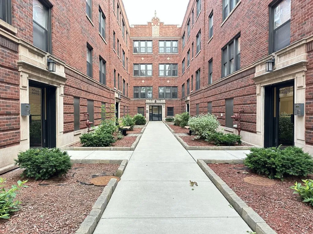 2201 W Eastwood Ave, , 60625, USA 60625-unit#2E-Chicago-IL