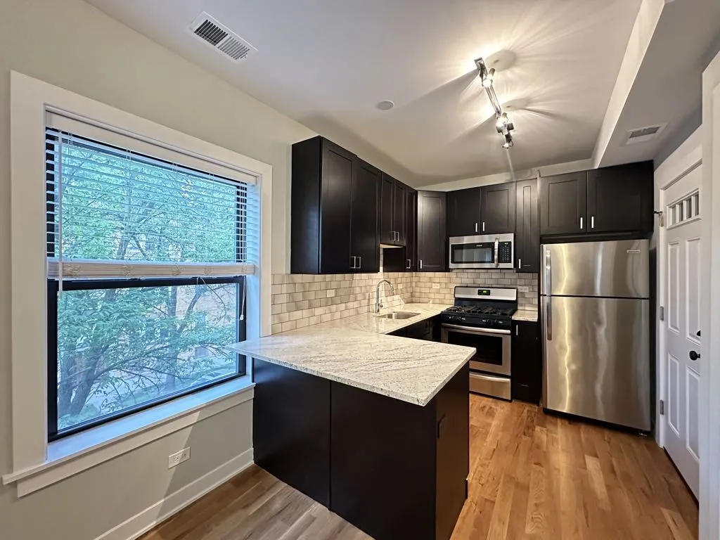 2201 W Eastwood Ave, ,  60625, USA 60625-unit#2E-Chicago-IL