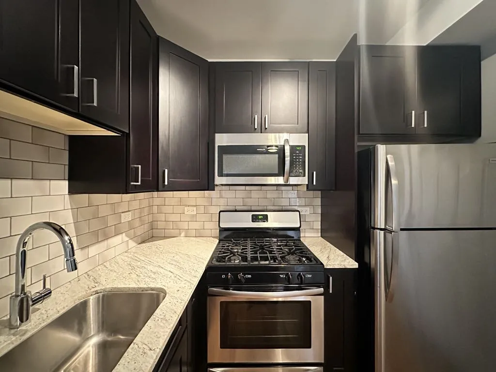 2201 W Eastwood Ave, ,  60625, USA 60625-unit#2E-Chicago-IL