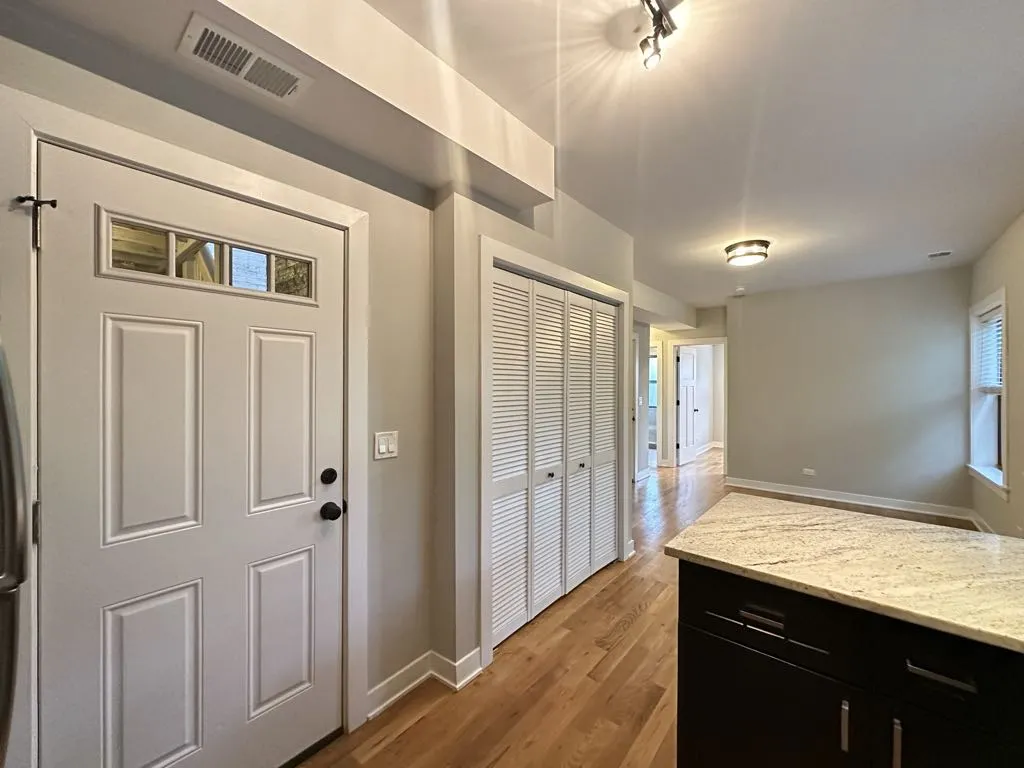 2201 W Eastwood Ave, ,  60625, USA 60625-unit#2E-Chicago-IL