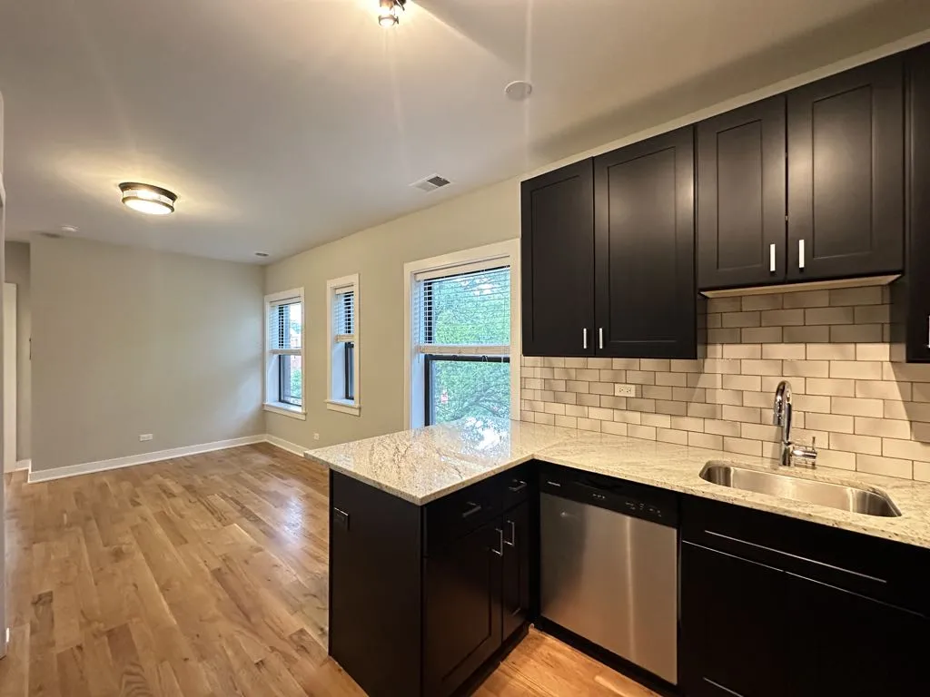 2201 W Eastwood Ave, ,  60625, USA 60625-unit#2E-Chicago-IL