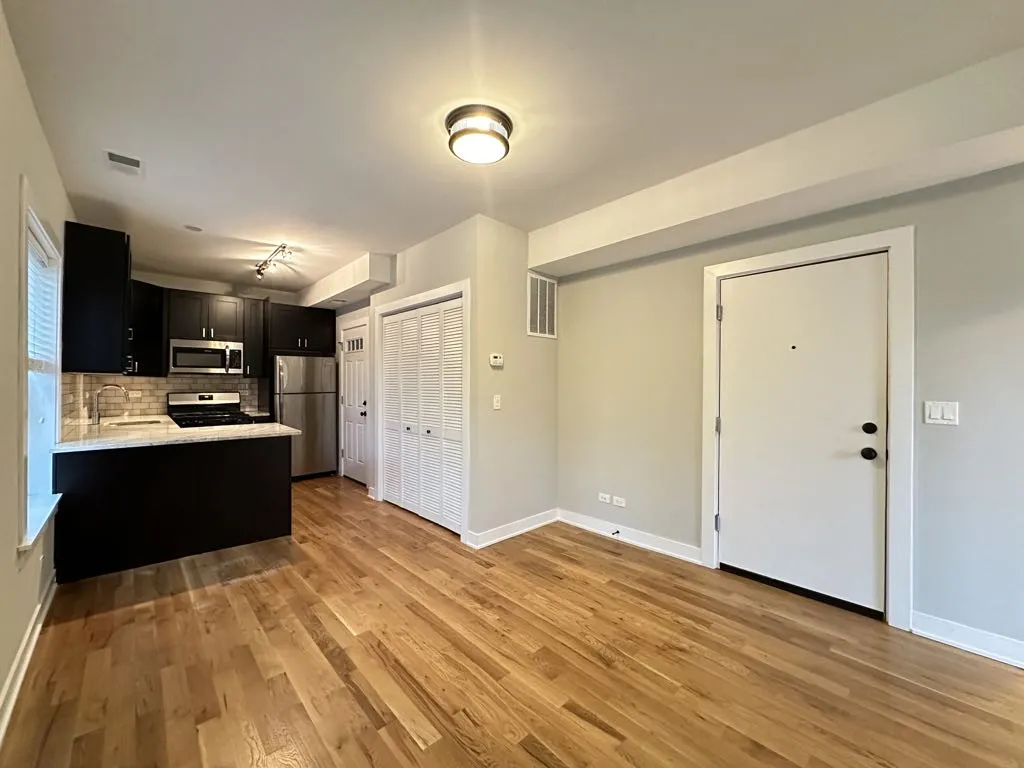 2201 W Eastwood Ave, ,  60625, USA 60625-unit#2E-Chicago-IL