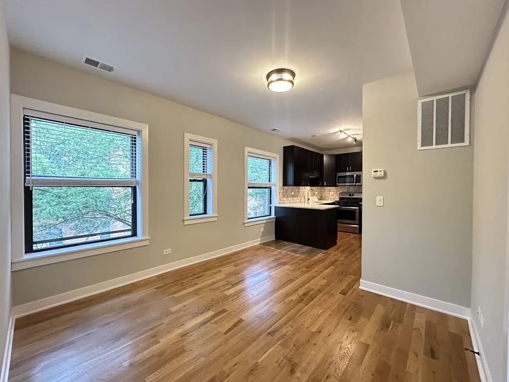 2201 W Eastwood Ave, ,  60625, USA 60625-unit#2E-Chicago-IL