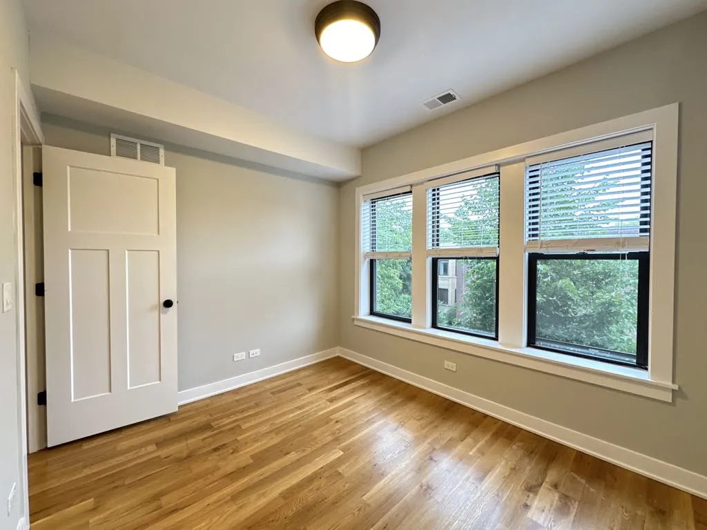 2201 W Eastwood Ave, ,  60625, USA 60625-unit#2E-Chicago-IL