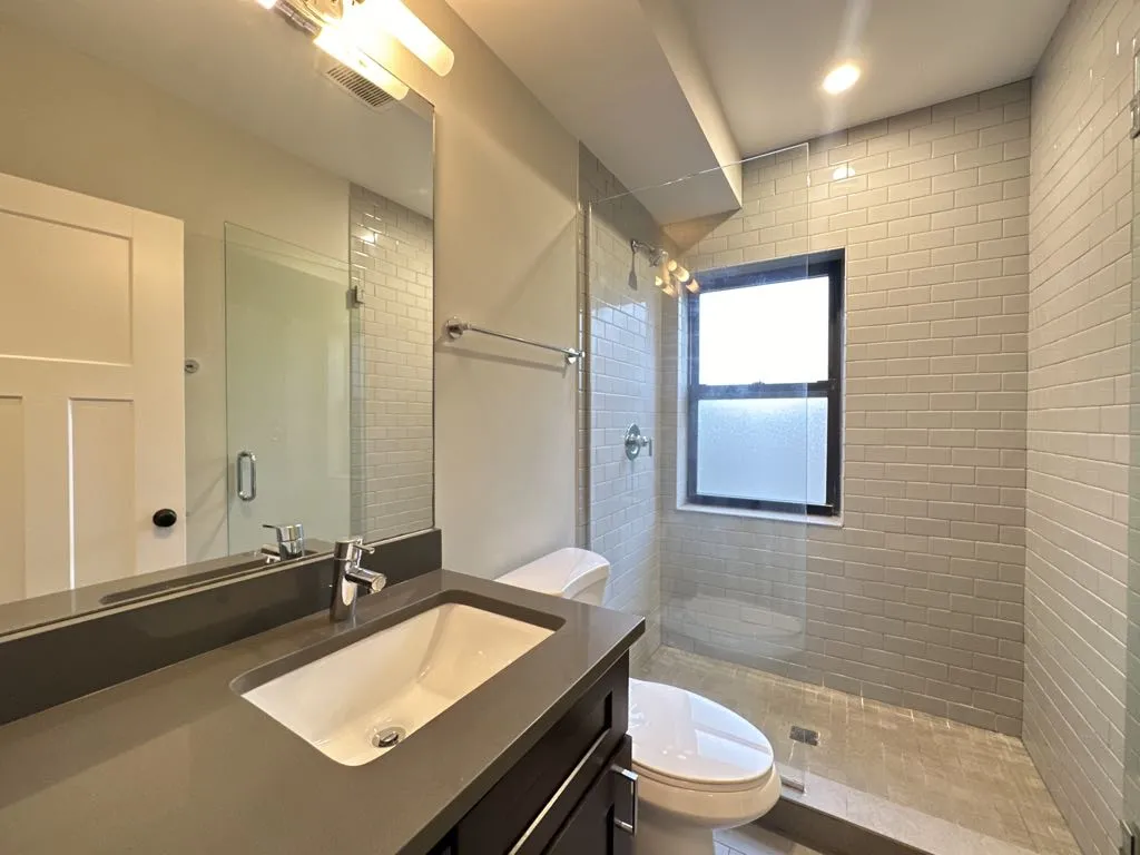 2201 W Eastwood Ave, ,  60625, USA 60625-unit#2E-Chicago-IL