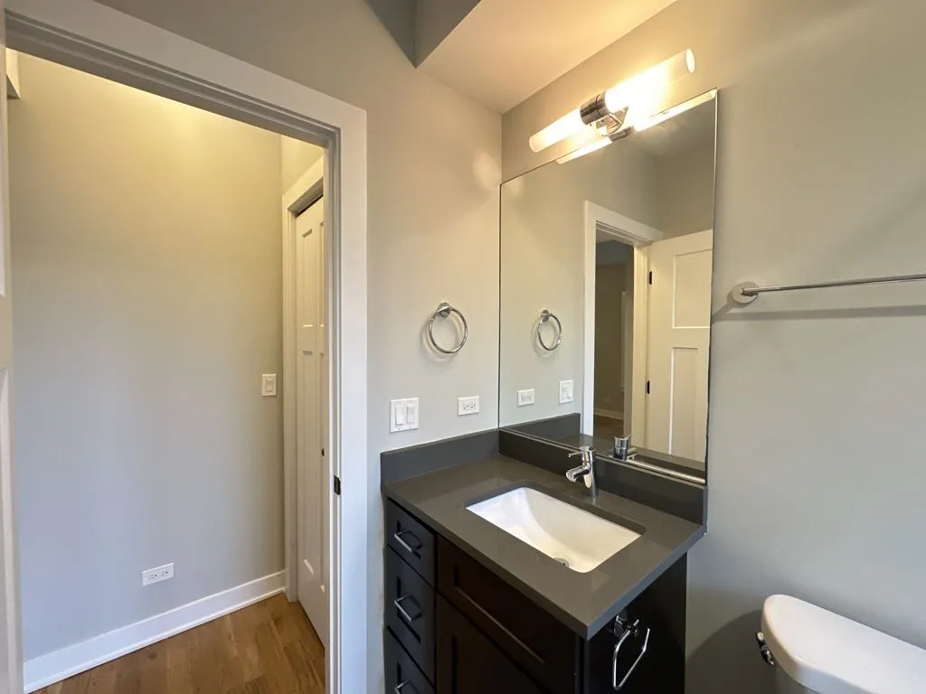 2201 W Eastwood Ave, ,  60625, USA 60625-unit#2E-Chicago-IL