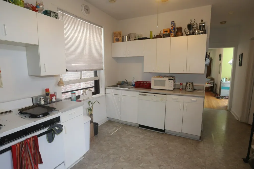 821 W Newport Ave, , 60657, USA 60657-unit#3F-Chicago-IL