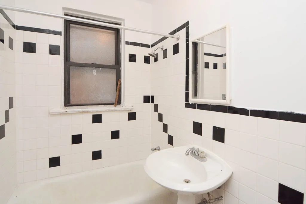 3345 N Marshfield Ave, ,  60657, USA 60657-unit#409-Chicago-IL