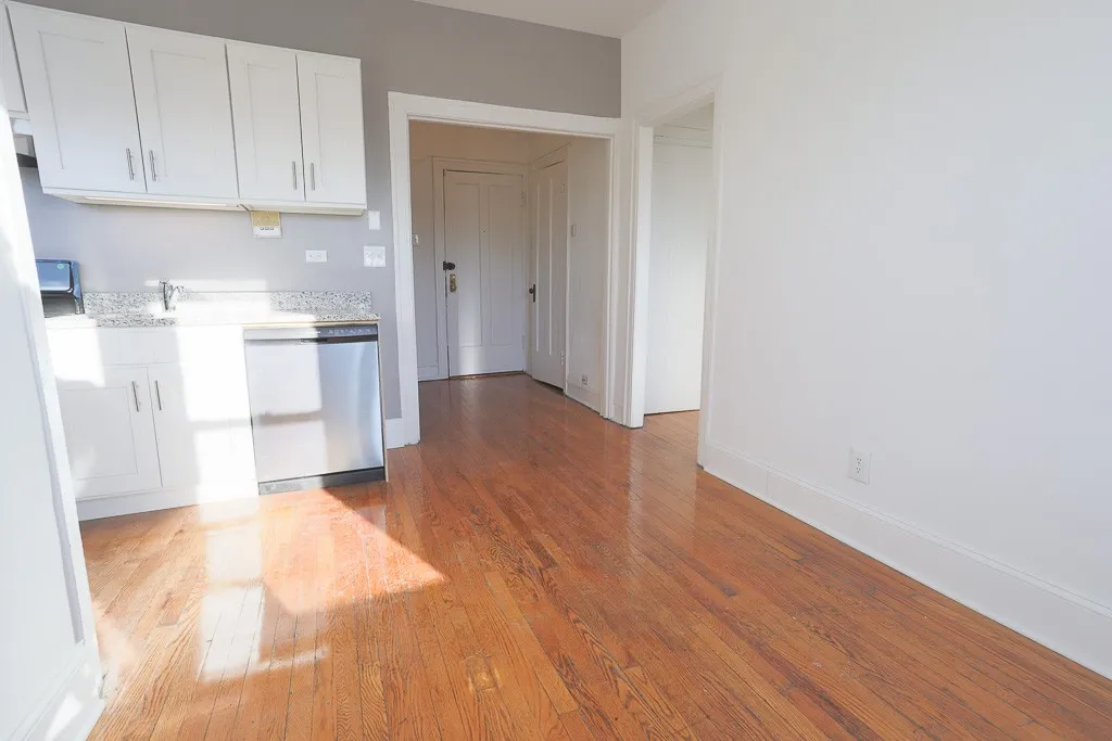 637 W Cornelia Ave, ,  60657, USA 60657-unit#3W-Chicago-IL