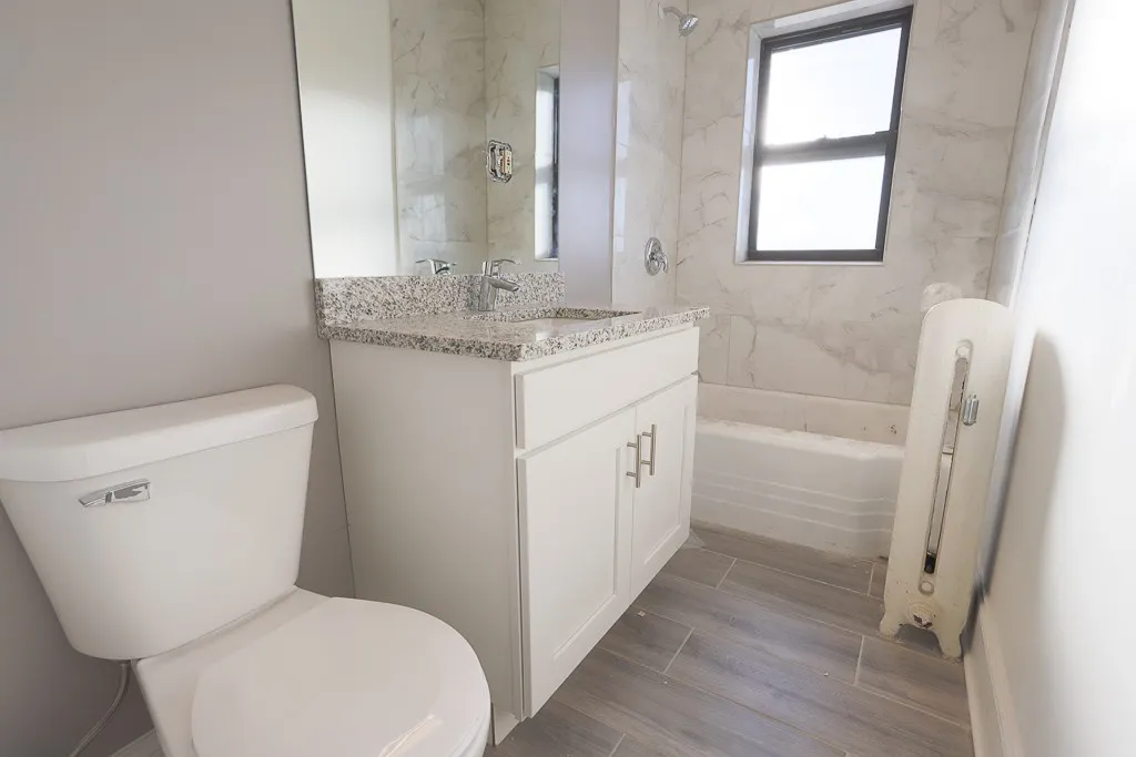 637 W Cornelia Ave, , 60657, USA 60657-unit#3W-Chicago-IL