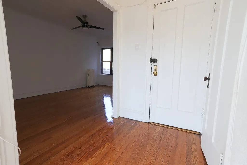 637 W Cornelia Ave, , 60657, USA 60657-unit#3W-Chicago-IL