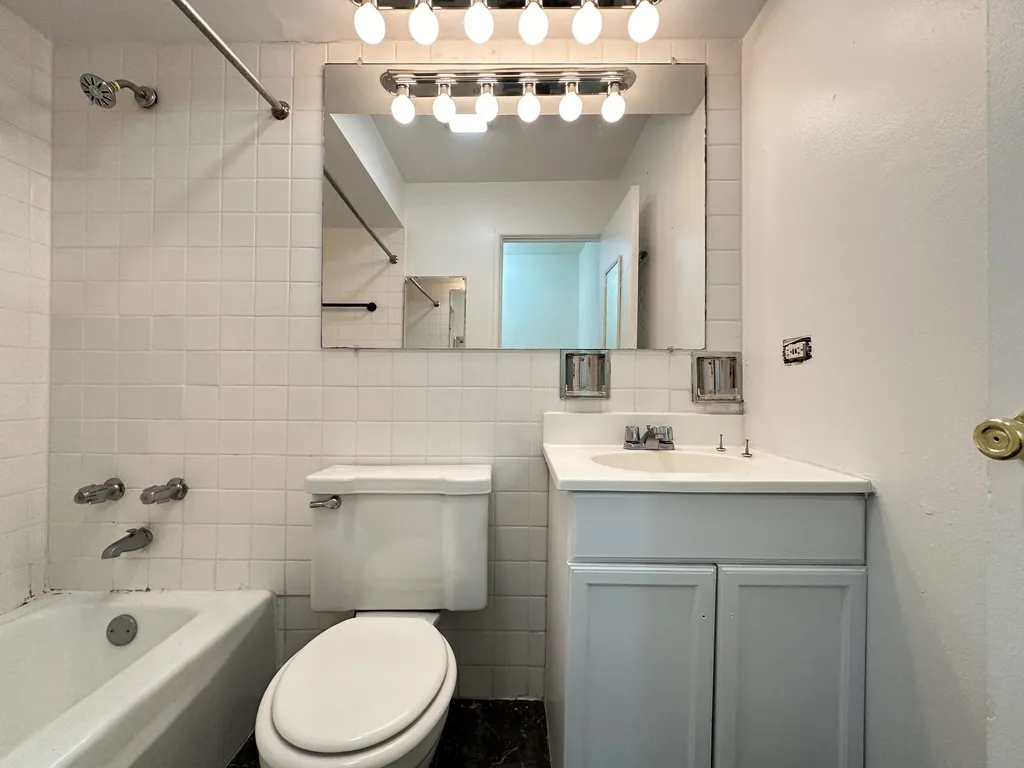 540 W Roscoe St, ,  60657, USA 60657-unit#276-Chicago-IL