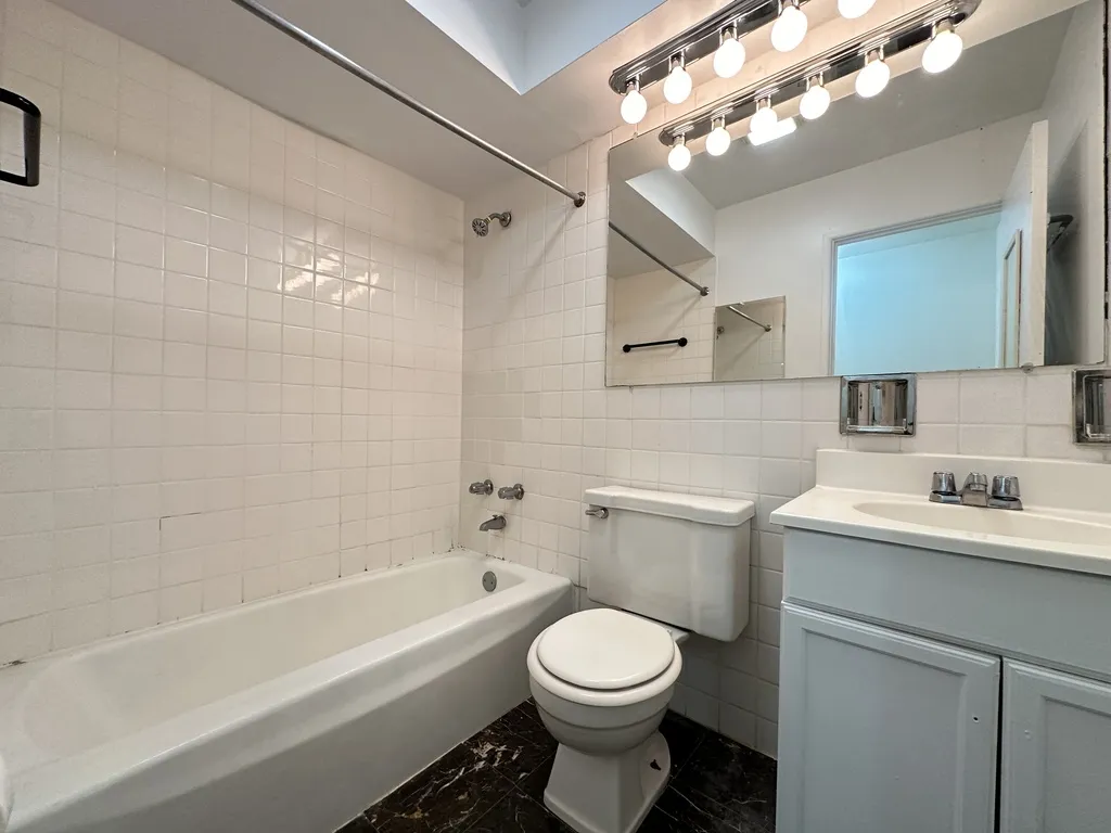 540 W Roscoe St, ,  60657, USA 60657-unit#276-Chicago-IL