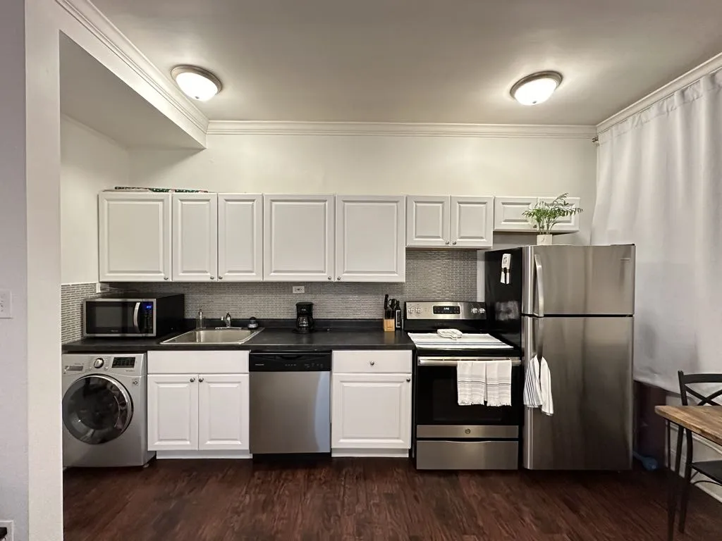 3345 N Marshfield Ave, ,  60657, USA 60657-unit#107-Chicago-IL