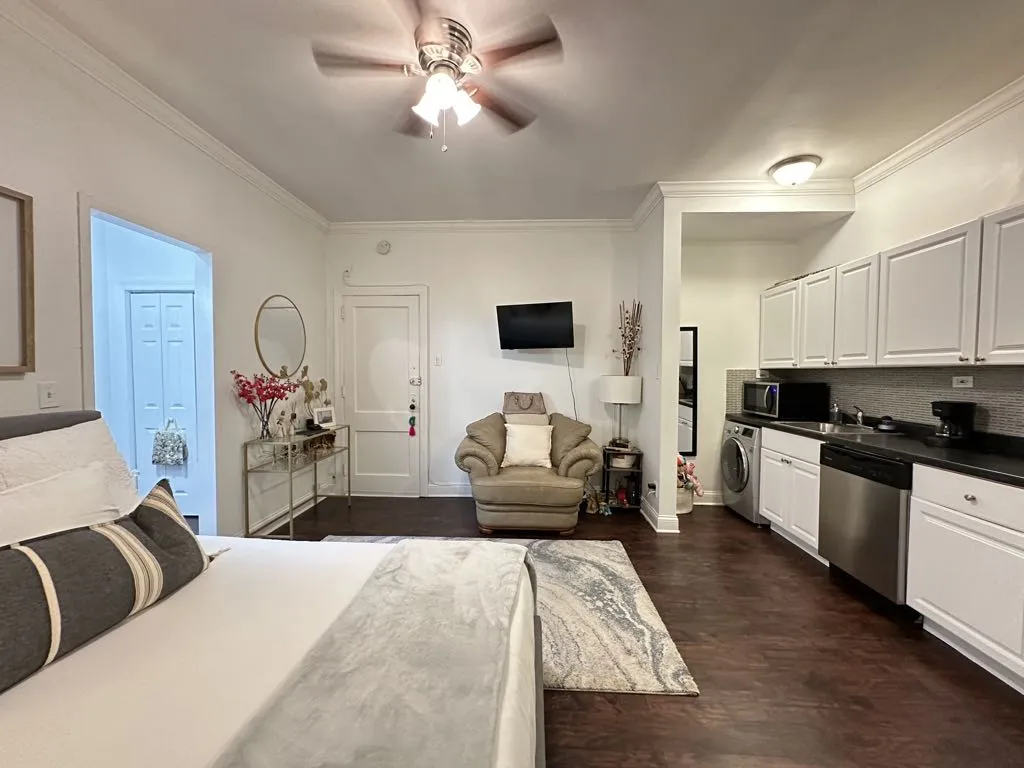 3345 N Marshfield Ave, ,  60657, USA 60657-unit#107-Chicago-IL