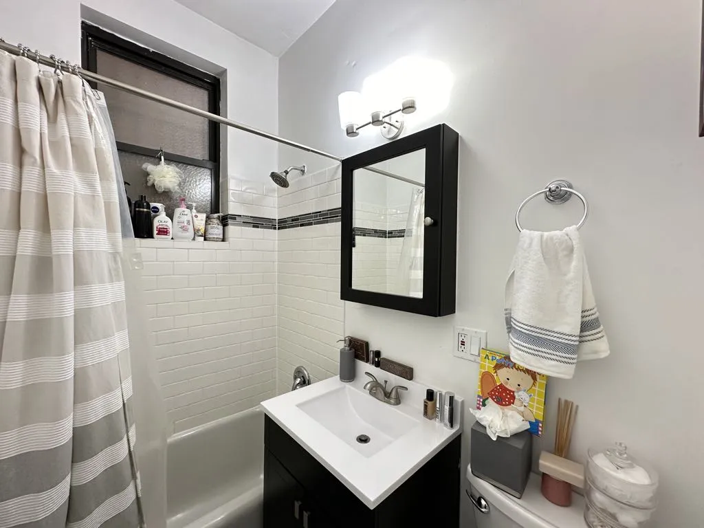 3345 N Marshfield Ave, ,  60657, USA 60657-unit#107-Chicago-IL