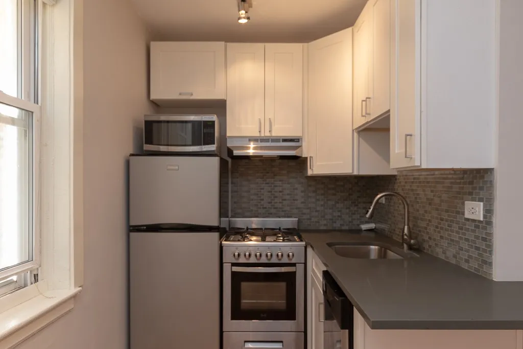 511 W Belmont Ave, ,  60657, USA 60657-unit#3-Chicago-IL