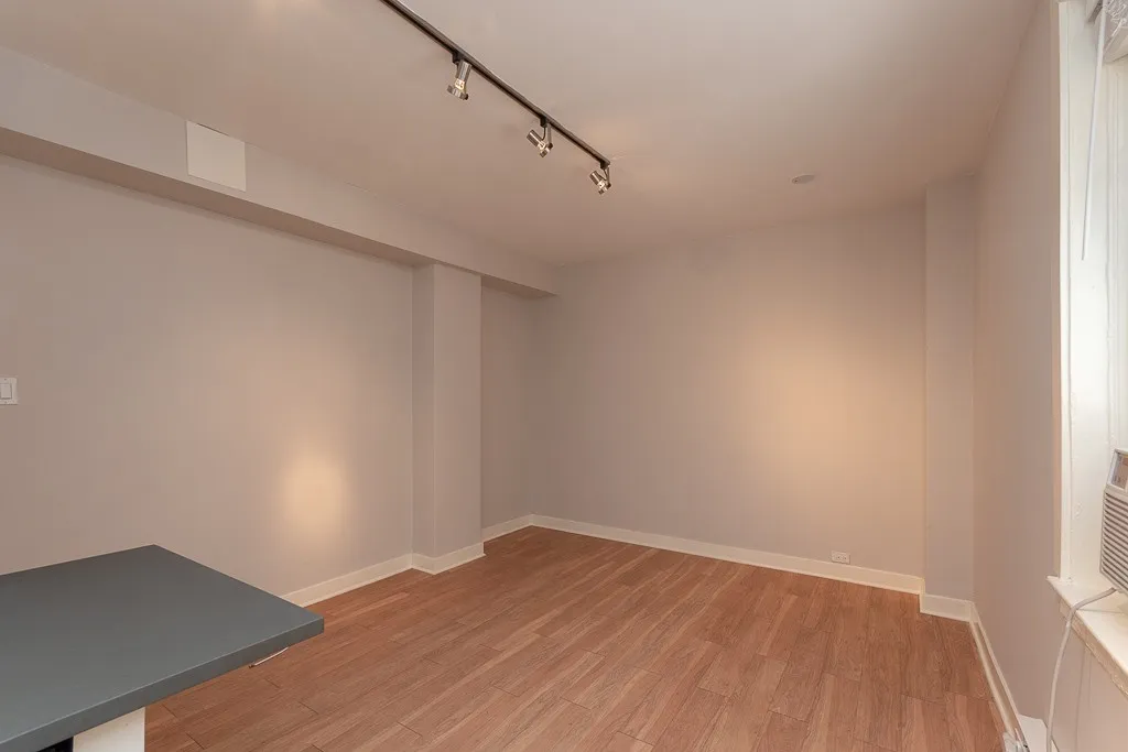 511 W Belmont Ave, ,  60657, USA 60657-unit#3-Chicago-IL