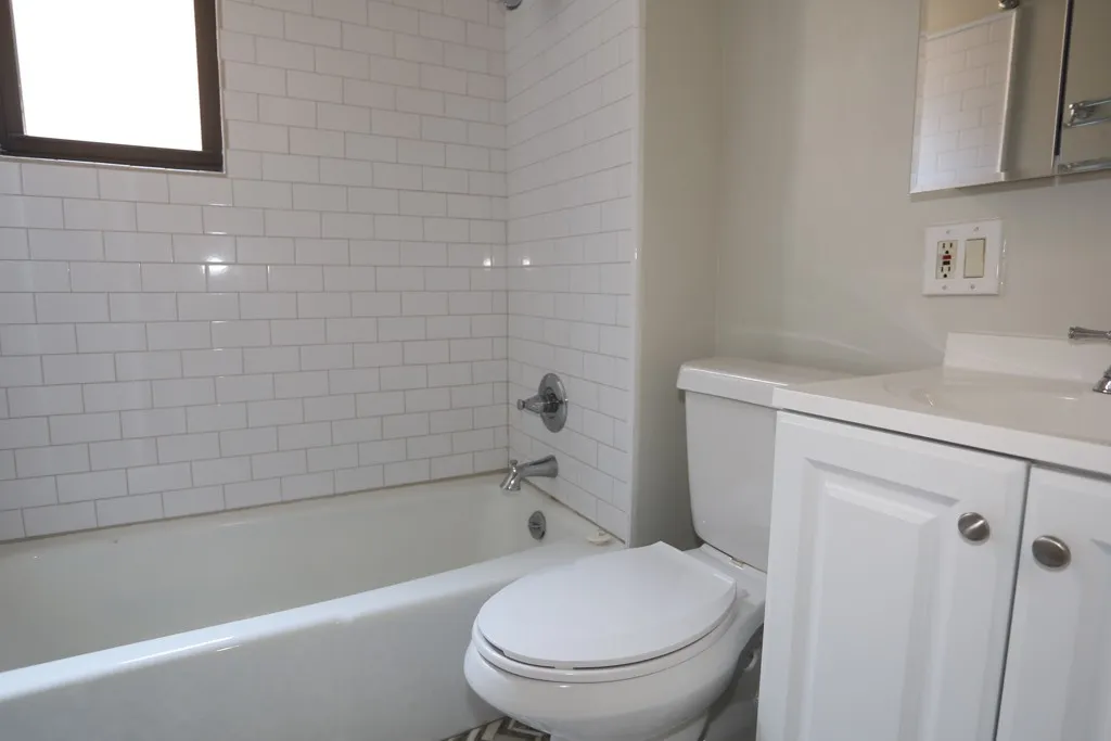 1220 N Dearborn St, ,  60610, USA 60610-unit#1B-Chicago-IL