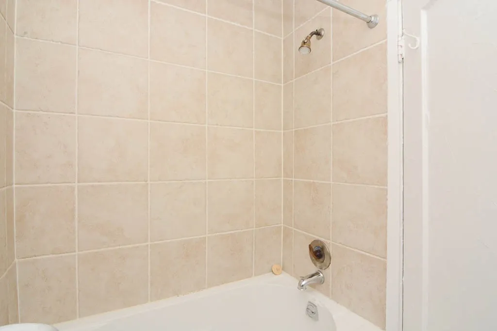 544 W Surf St, , 60657, USA 60657-unit#2E-Chicago-IL