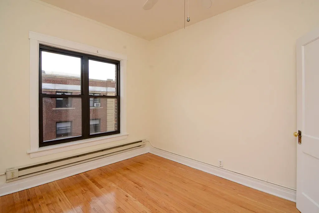 817 W Waveland Ave, ,  60613, USA 60613-unit#3N-Chicago-IL