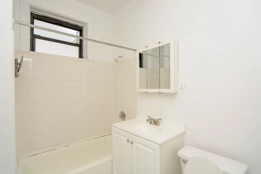817 W Waveland Ave, ,  60613, USA 60613-unit#3N-Chicago-IL