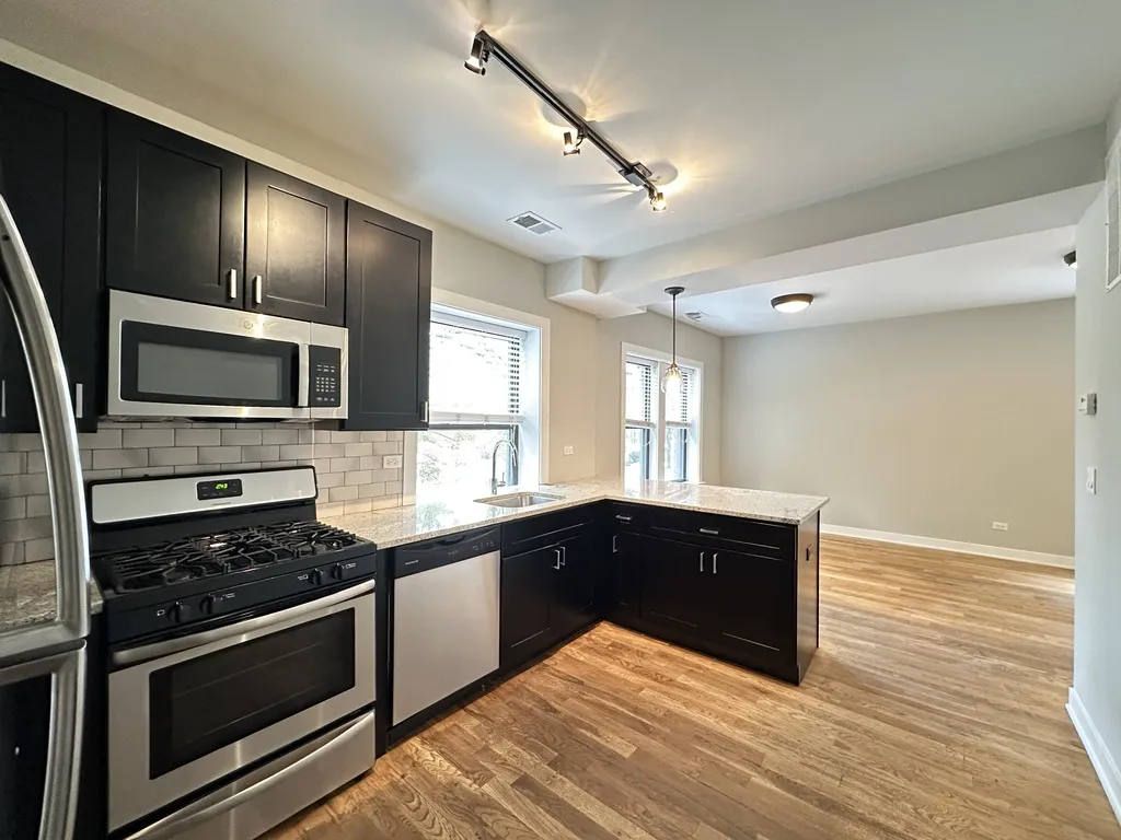 2205 W Eastwood Ave, ,  60625, USA 60625-unit#1E-Chicago-IL