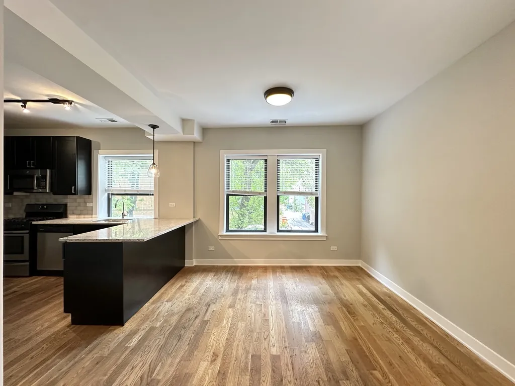 2205 W Eastwood Ave, ,  60625, USA 60625-unit#1E-Chicago-IL
