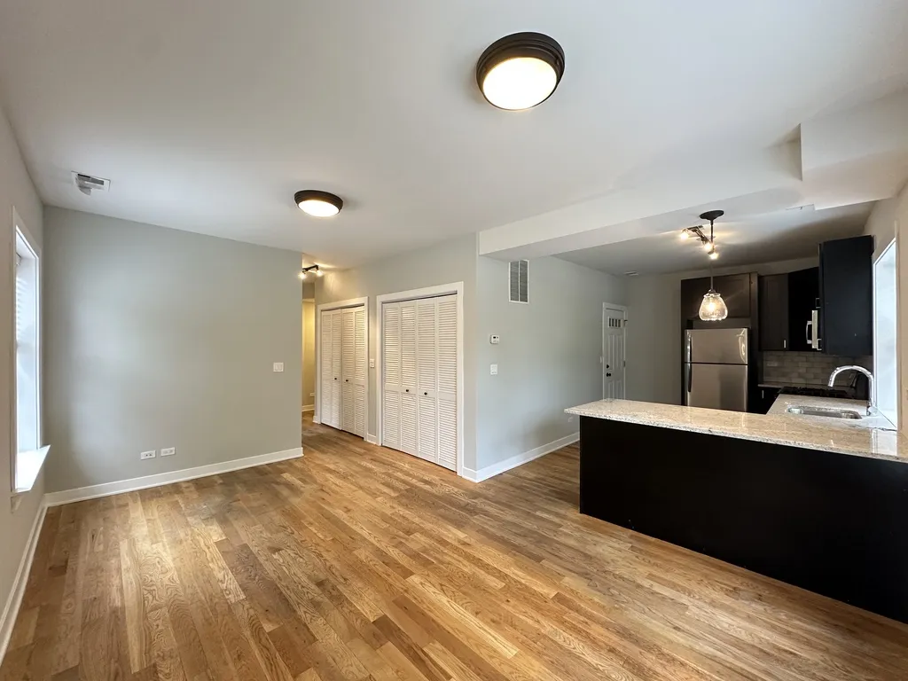 2205 W Eastwood Ave, ,  60625, USA 60625-unit#1E-Chicago-IL