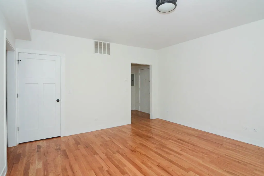 2207 W Eastwood Ave, ,  60625, USA 60625-unit#1S-Chicago-IL