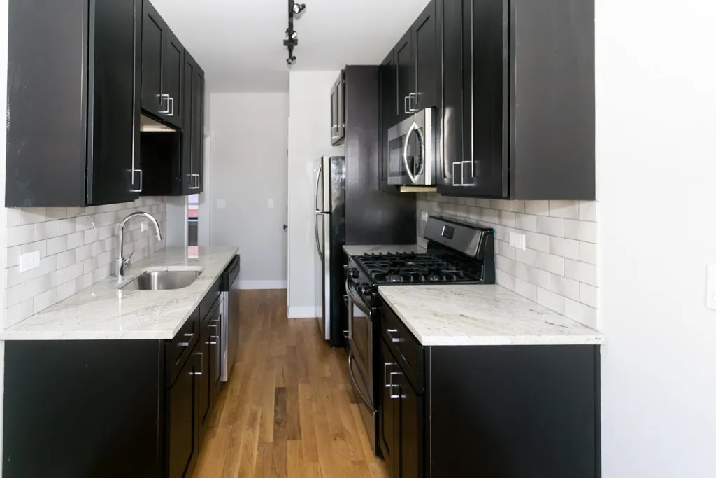 2207 W Eastwood Ave, ,  60625, USA 60625-unit#2S-Chicago-IL