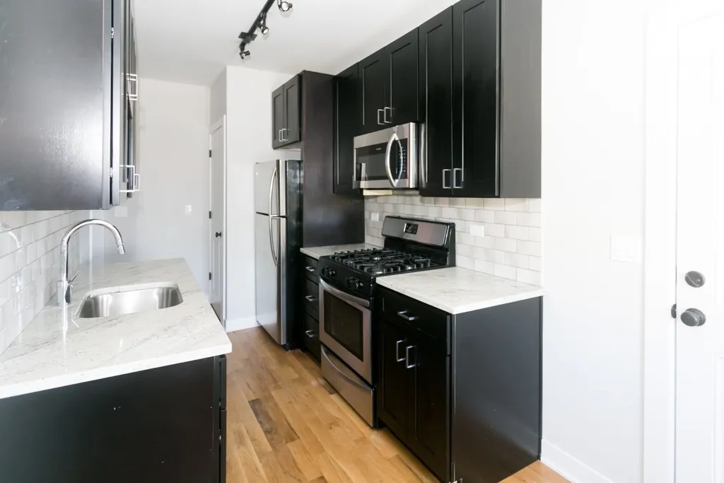 2207 W Eastwood Ave, ,  60625, USA 60625-unit#2S-Chicago-IL