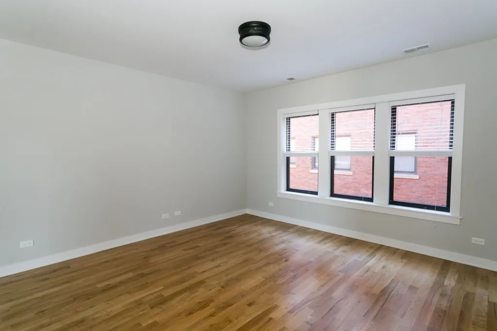 2207 W Eastwood Ave, ,  60625, USA 60625-unit#2S-Chicago-IL