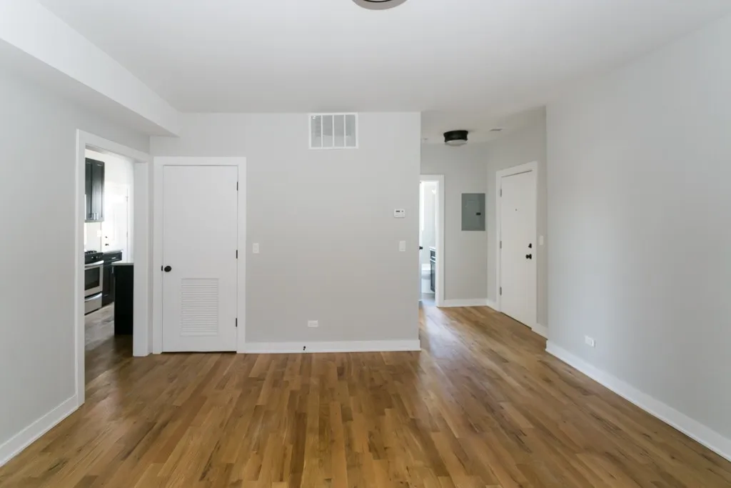 2207 W Eastwood Ave, ,  60625, USA 60625-unit#2S-Chicago-IL