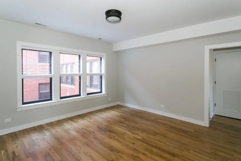 2207 W Eastwood Ave, ,  60625, USA 60625-unit#2S-Chicago-IL