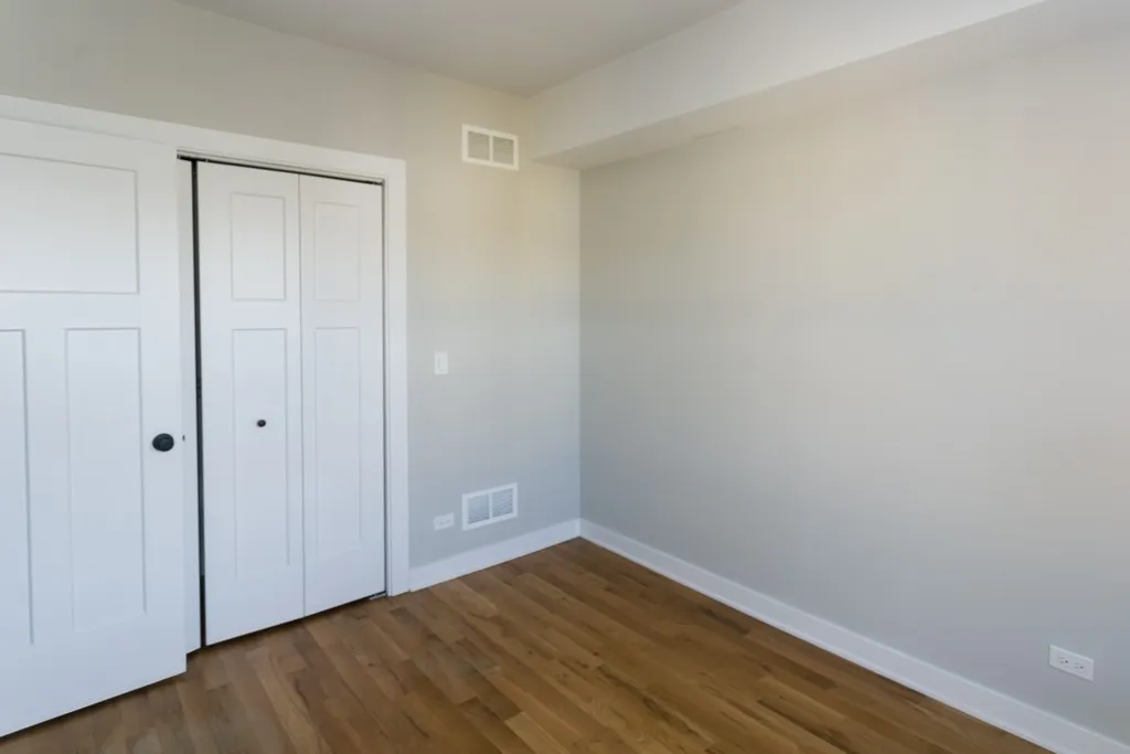 2207 W Eastwood Ave, ,  60625, USA 60625-unit#2S-Chicago-IL