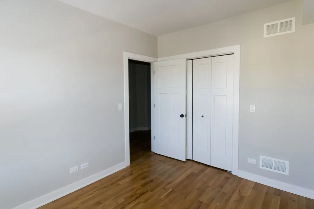 2207 W Eastwood Ave, ,  60625, USA 60625-unit#2S-Chicago-IL