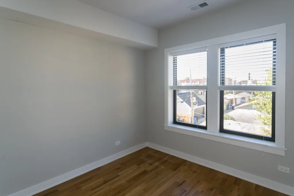 2207 W Eastwood Ave, ,  60625, USA 60625-unit#2S-Chicago-IL