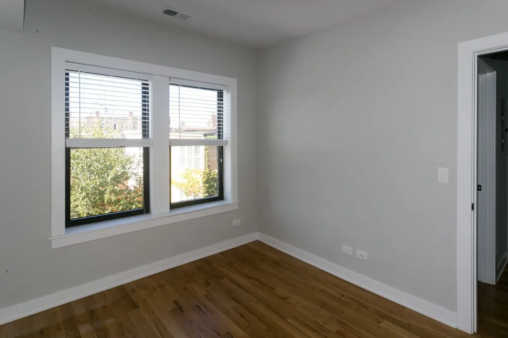 2207 W Eastwood Ave, ,  60625, USA 60625-unit#2S-Chicago-IL