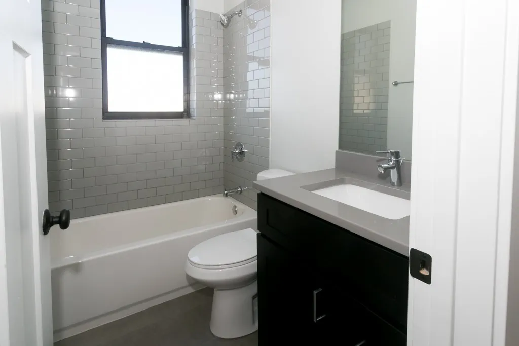 2207 W Eastwood Ave, ,  60625, USA 60625-unit#2S-Chicago-IL