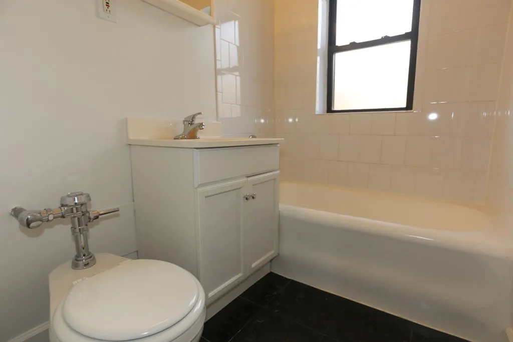 536 W Arlington Pl, ,  60614, USA 60614-unit#107-Chicago-IL