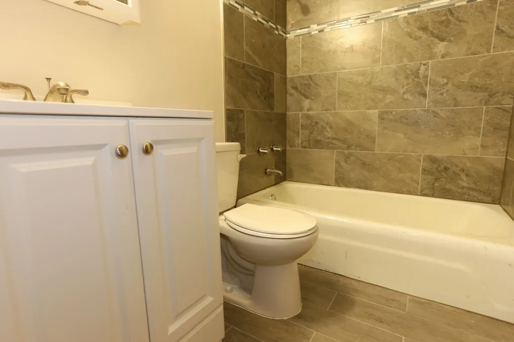 1040 W Hollywood Ave, , 60660, USA 60660-unit#322-Chicago-IL