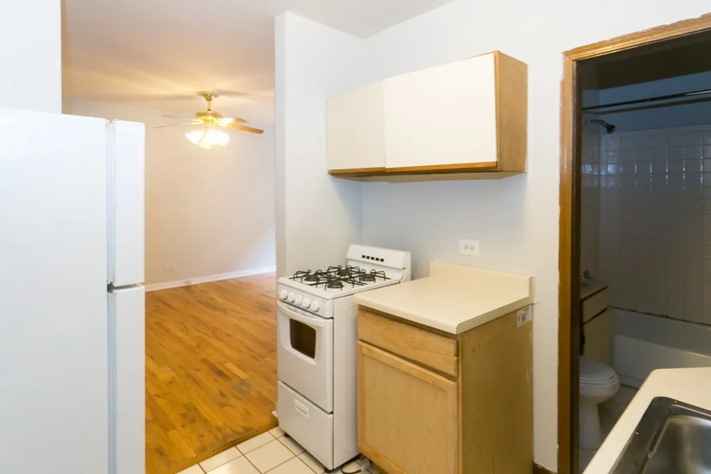 821 W Cornelia Ave, ,  60657, USA 60657-unit#215-Chicago-IL