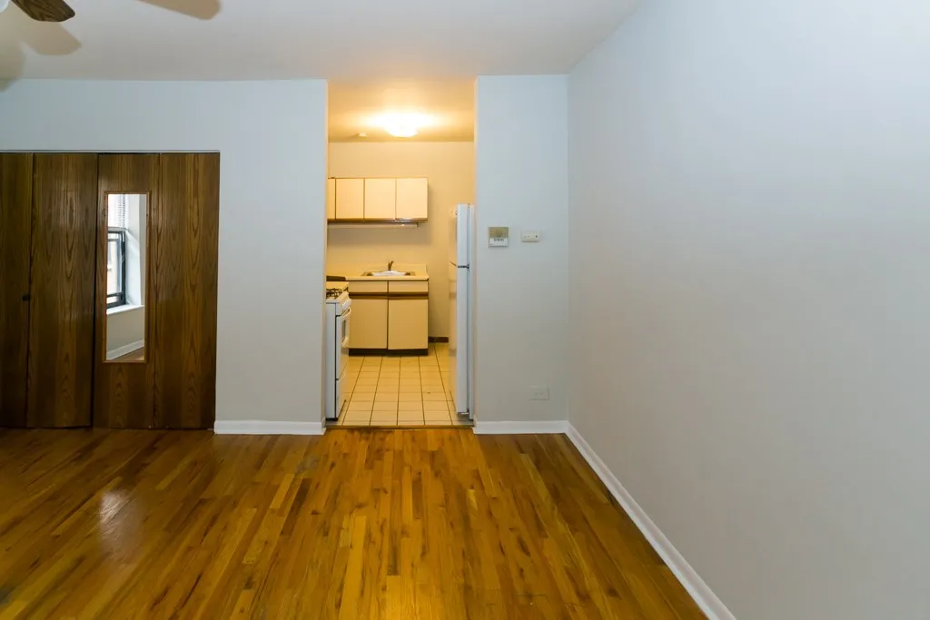 821 W Cornelia Ave, ,  60657, USA 60657-unit#215-Chicago-IL