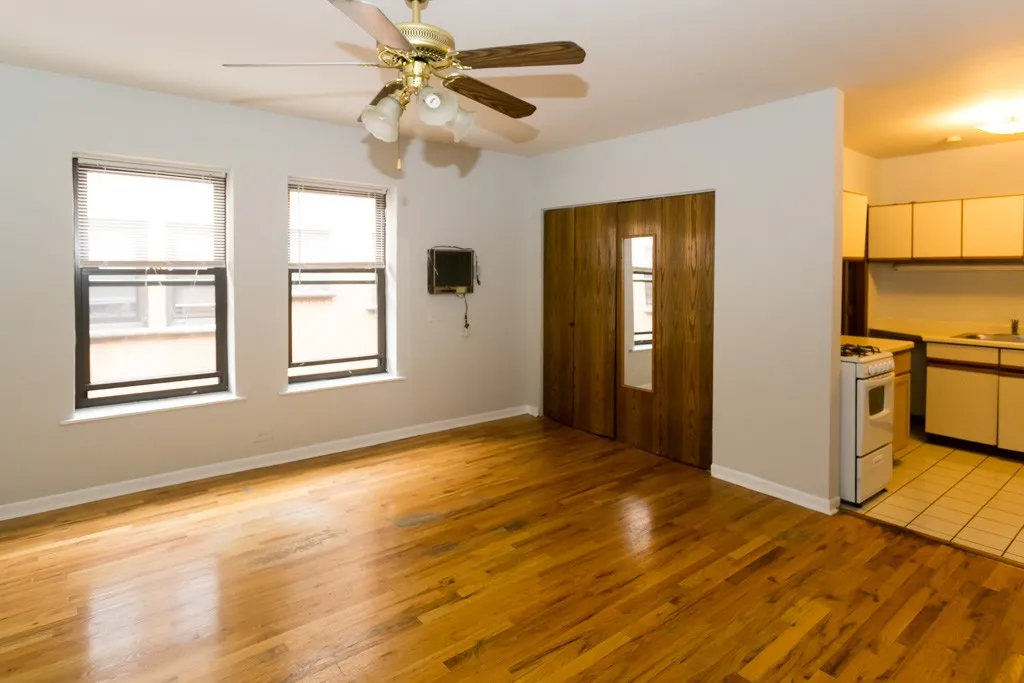 821 W Cornelia Ave, ,  60657, USA 60657-unit#215-Chicago-IL