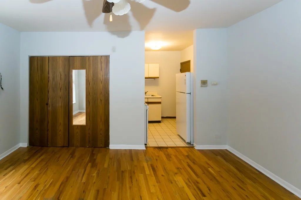 821 W Cornelia Ave, ,  60657, USA 60657-unit#215-Chicago-IL