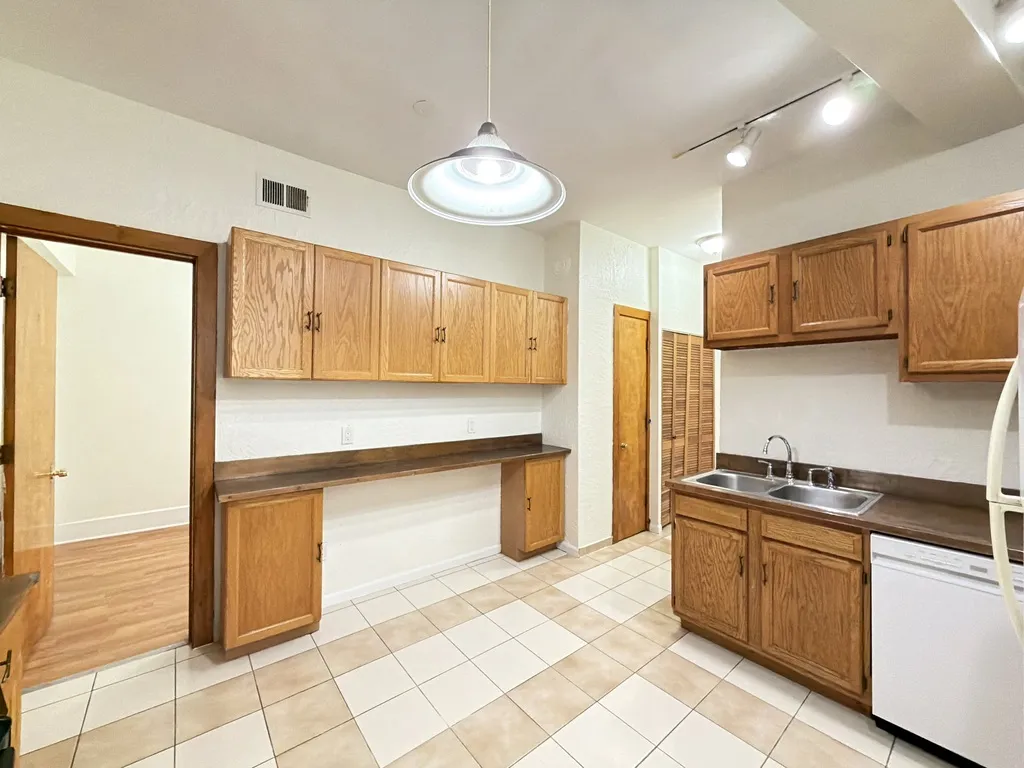 1521 W Barry Ave, , 60657, USA 60657-unit#2-Chicago-IL