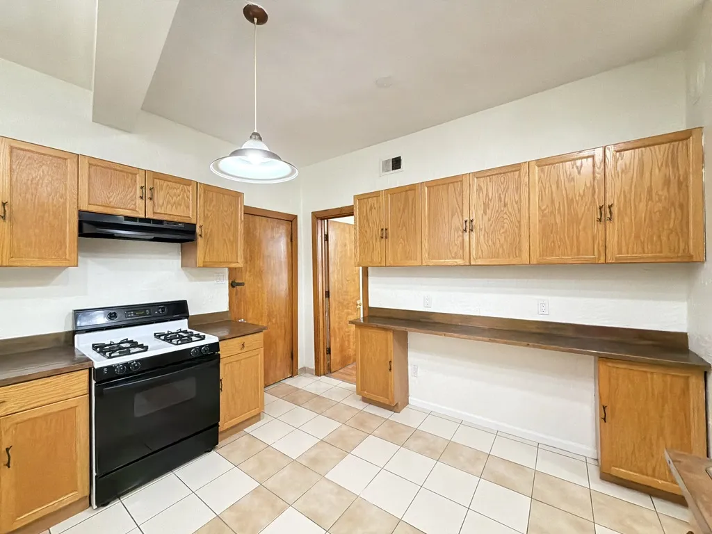 1521 W Barry Ave, , 60657, USA 60657-unit#2-Chicago-IL