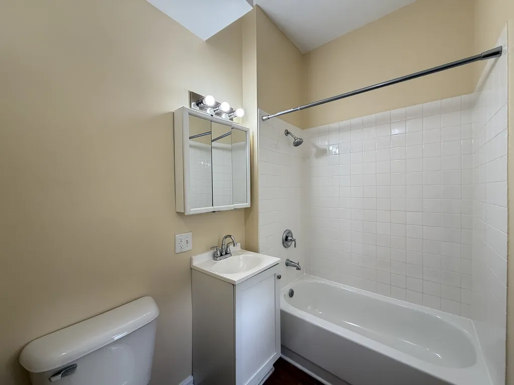 1521 W Barry Ave, , 60657, USA 60657-unit#2-Chicago-IL