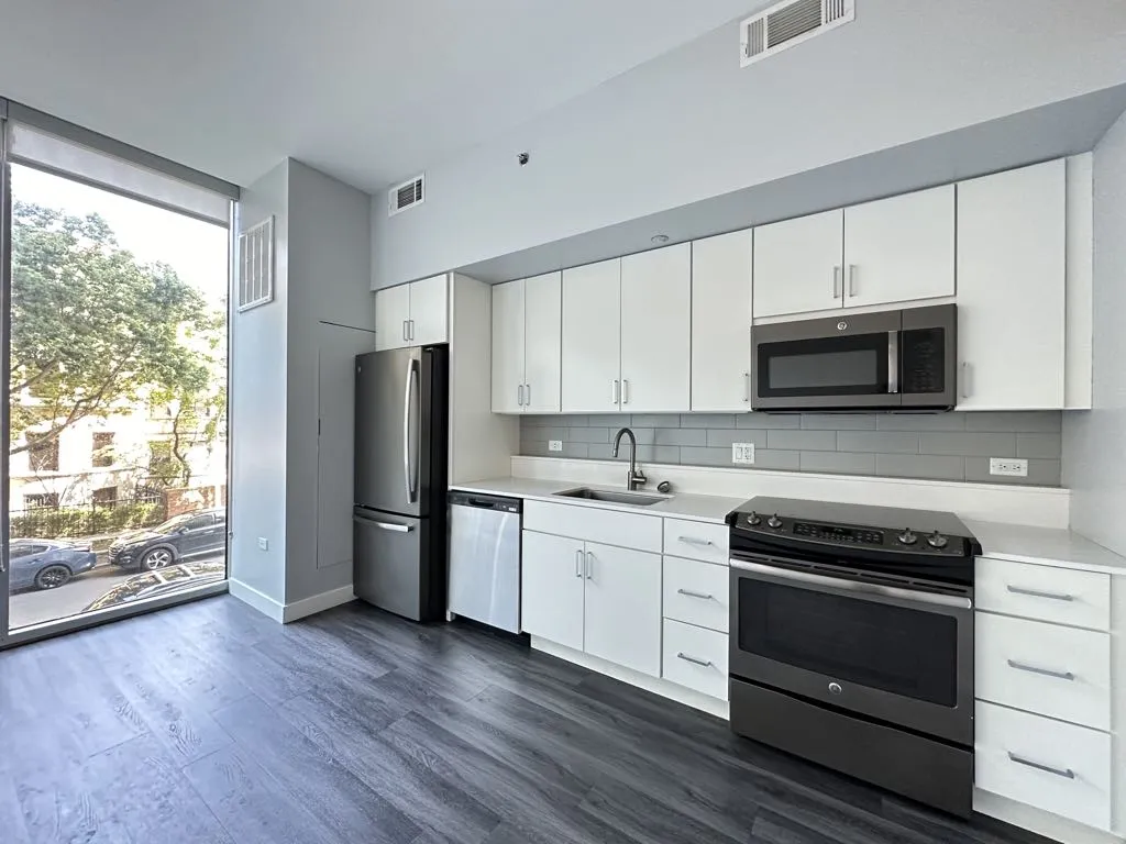 4334 N Hazel St, ,  60613, USA 60613-unit#209-Chicago-IL